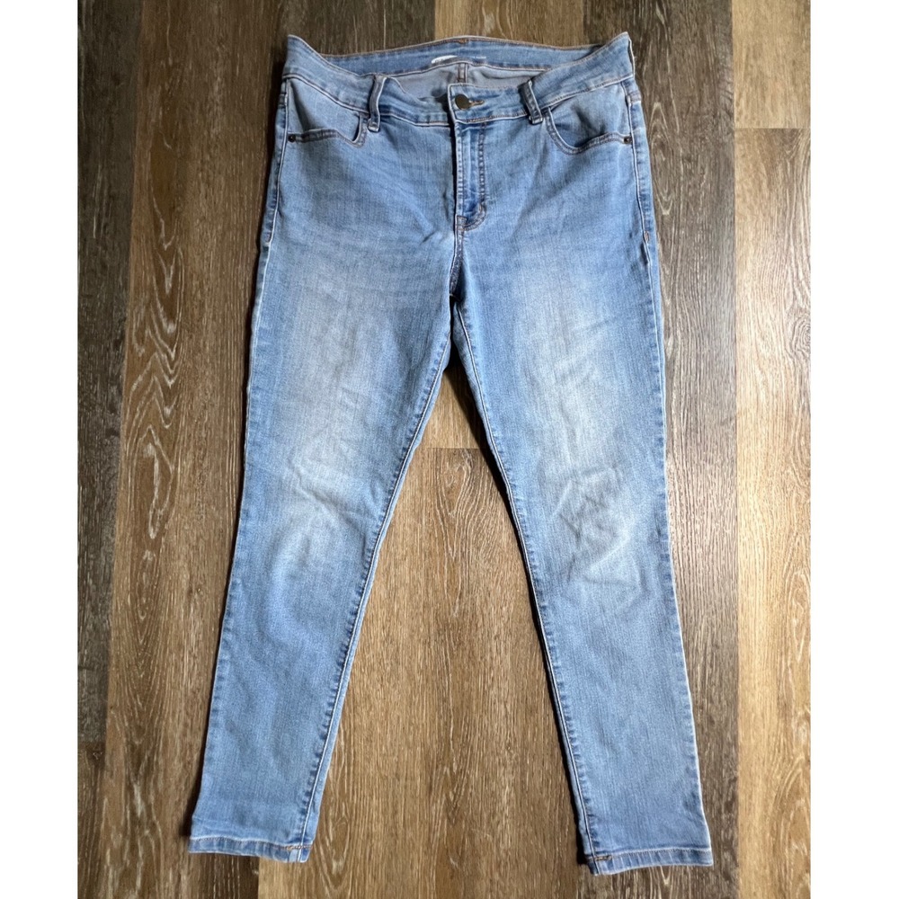 Old Navy Super Skinny Jeans Womens 10 Light Blue Stretch Denim Mid Rise 2606
